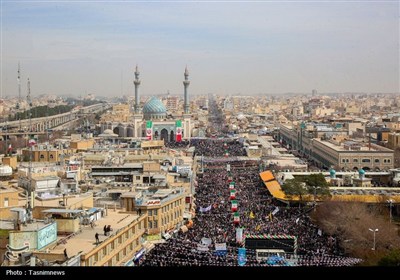 حماسه‌آفرینی پرشور مردم قم در 22 بهمن