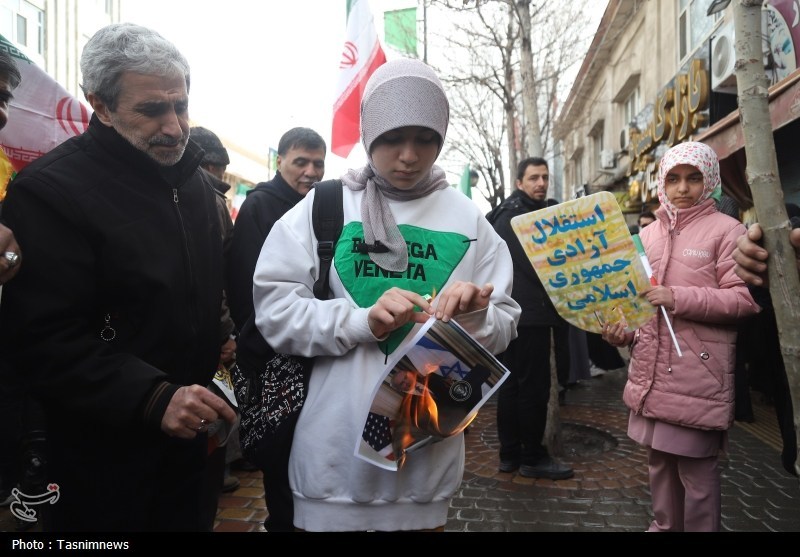 "نتانیاهو و ترامپ" در زنجان به آتش کشیده شدند