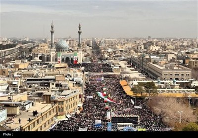 حماسه باشکوه مردم قم در 22 بهمن/ تجدید بیعت با امام خامنه‌ای+ تصویر