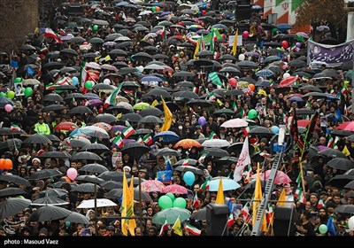 تبريز تحتفل بالذكرى الـ47 لانتصار الثورة الإسلامية بمسيرة حاشدة