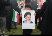 عکس‌های یادگاری مردم در جشن تولد انقلاب