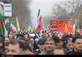 عکس‌های یادگاری مردم در جشن تولد انقلاب