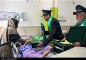 حضور خادمان امامزاده هلال بن علی(ع) آران و بیدگل در مراکز درمانی