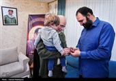 حضور رئیس مجلس در منزل شهید فرج‌الله شوشتری - مشهد مقدس