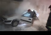 مهار آتش‌سوزی خودروی زانتیا در خیابان نظر غربی بدون خسارت جانی