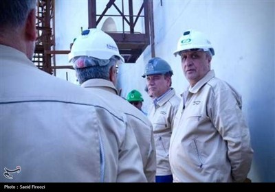 إسلامي يتفقد سير إنشاء الوحدتين الثانية والثالثة في محطة بوشهر النووية