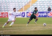 دیدار فوتبال تیم های خیبر خرم آباد و ملوان انزلی