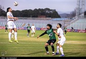 دیدار فوتبال تیم های خیبر خرم آباد و ملوان انزلی