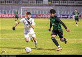 دیدار فوتبال تیم های خیبر خرم آباد و ملوان انزلی