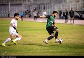 دیدار فوتبال تیم های خیبر خرم آباد و ملوان انزلی