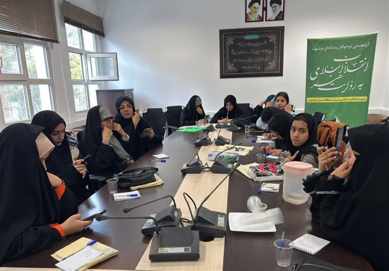 نوجوان انقلابی , اخبار مشهد , مشهد مقدس , رسانه , چند رسانه‌ای , انقلاب اسلامی , 