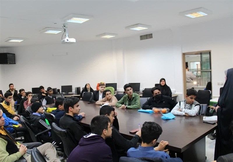 نوجوان انقلابی , اخبار مشهد , مشهد مقدس , رسانه , چند رسانه‌ای , انقلاب اسلامی , 