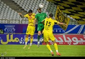 دیدار تیم های فوتبال فجر شهید سپاسی شیراز و شمس آذر قزوین