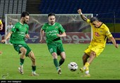 دیدار تیم های فوتبال فجر شهید سپاسی شیراز و شمس آذر قزوین