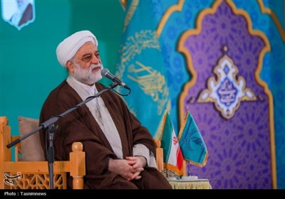 اندوه و غم بی‌مقدمه نشانه وسوسه شیطان است