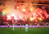 جنجال در دربی بلگراد؛ پارتیزان‌ها ورزشگاه را آتش زدند + عکس