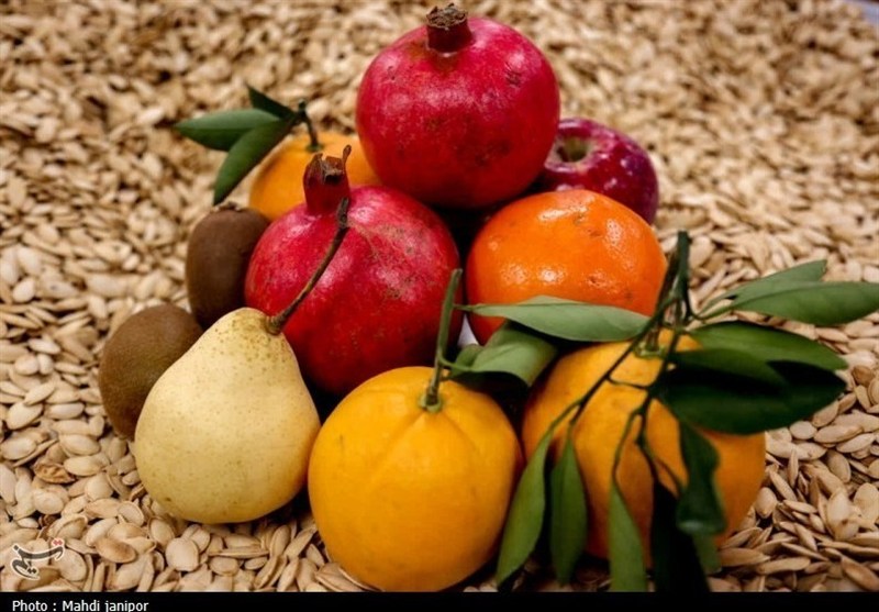 الطب التقليدي الإيراني.. متى وكيف نأكل الفاكهة في رمضان؟