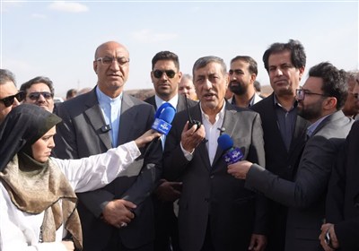 کلنگ‌زنی واحد تولیدکننده دوده صنعتی و لاستیک در کرمانشاه