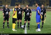 دیدار تیم‌های فوتبال سپاهان و استقلال خوزستان