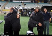 دیدار تیم‌های فوتبال سپاهان و استقلال خوزستان