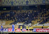 دیدار تیم‌های فوتبال سپاهان و استقلال خوزستان