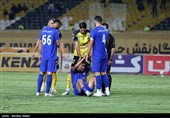 دیدار تیم‌های فوتبال سپاهان و استقلال خوزستان
