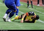 دیدار تیم‌های فوتبال سپاهان و استقلال خوزستان