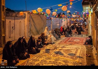 مراسم افطاری ساده در محله قبله شیراز