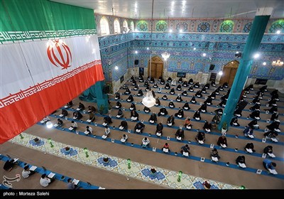 Iranians Gather for Quran Recitation in Ramadan