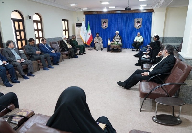 انتقاد امام جمعه بوشهر از بروکراسیهای فرسایشی اداری