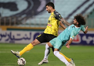 سپاهان فرصت صدرنشینی را از دست داد/ چادرملو و فولاد همچنان در اوج