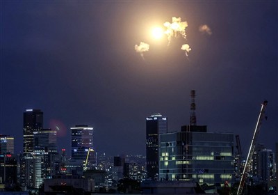 مقر "خاتم الأنبياء": الصواريخ والمسيرات تستهدف قواعد أمريكية ومنشآت في تل أبيب