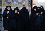 سوگ و حزن اعلام شهادت رهبر معظم انقلاب در حرم مطهر رضوی