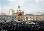 تجمع سوگواران رهبر شهید انقلاب در حرم مطهر رضوی