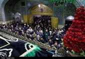 تجمع سوگواران رهبر شهید انقلاب در حرم مطهر رضوی