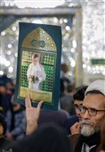 تجمع سوگواران رهبر شهید انقلاب در حرم مطهر رضوی