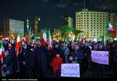 تجمع مردم داغدار تهران در میدان ولیعصر
