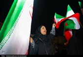 تجمع مردم داغدار تهران در میدان ولیعصر