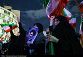 تجمع مردم داغدار تهران در میدان ولیعصر