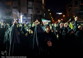 تجمع مردم داغدار تهران در مقابل دانشگاه تهران