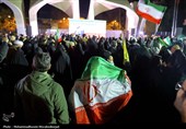 تجمع مردم داغدار تهران در مقابل دانشگاه تهران