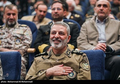 حضور تولیت مسجد جمکران در منزل شهید سپهبد موسوی