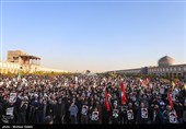 Митинг скорбящих по погибшему Верховному лидеру Ирана в Исфахане