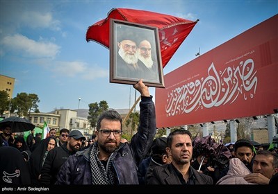 Митинг скорбящих по погибшему Верховному лидеру Ирана в Ширазе