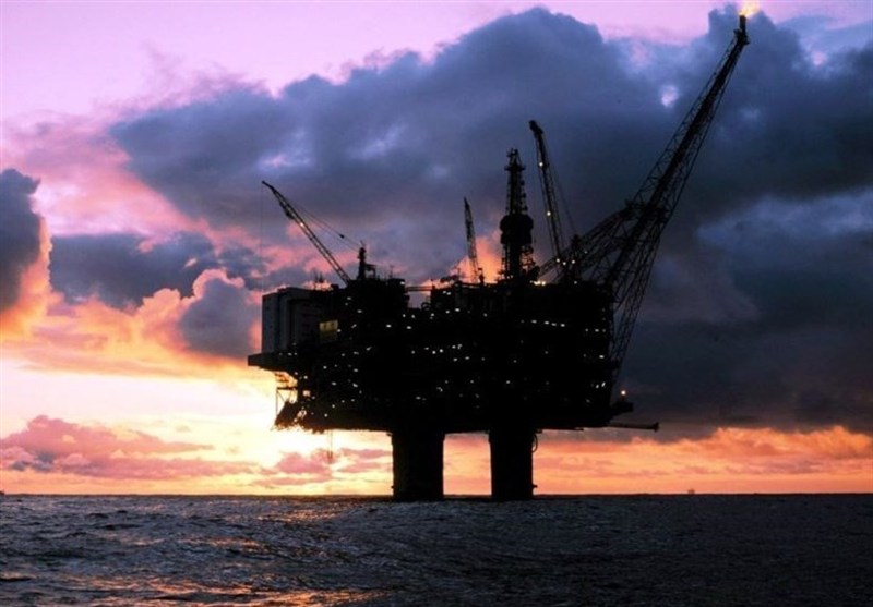 عُمان: استهداف خزانات وقود بميناء الدقم التجاري بعدة طائرات مسيّرة