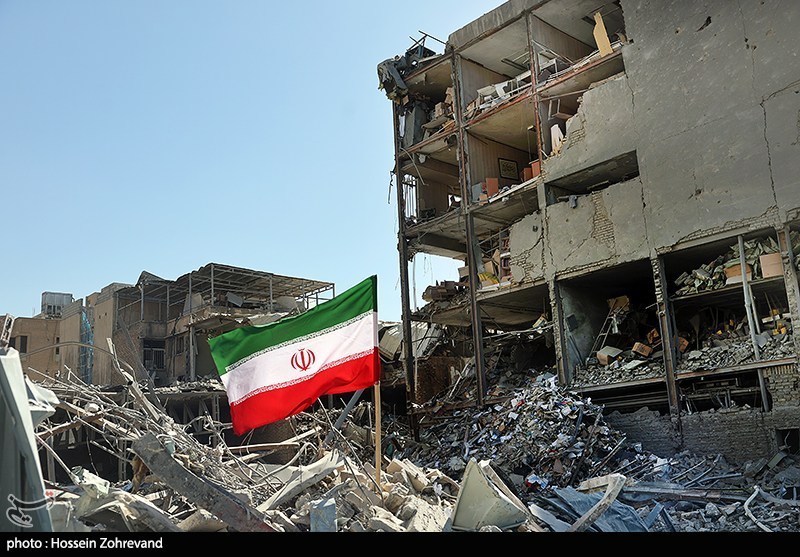 غارات أمريكية-إسرائيلية تستهدف محيط ساحة انقلاب في طهران