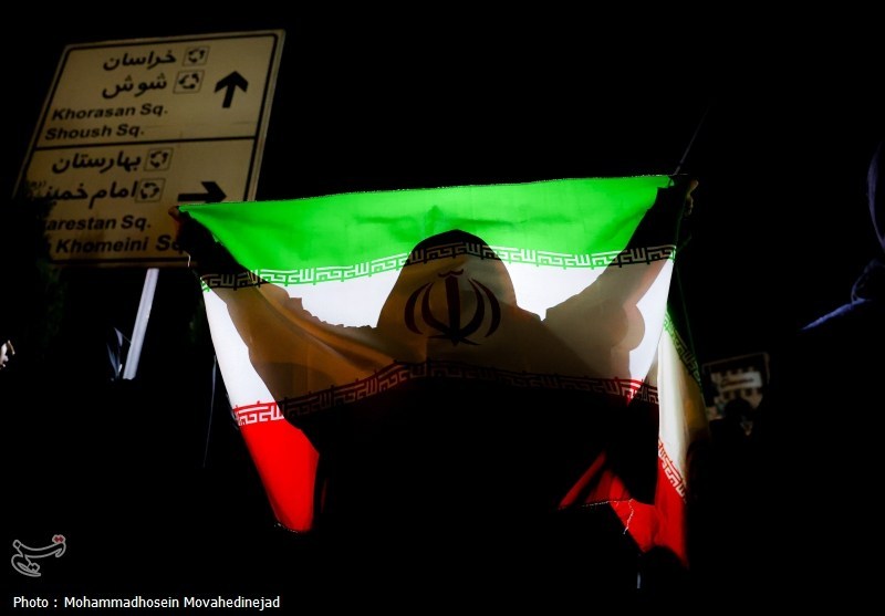 سومین شب تجمع سوگواران رهبر شهید انقلاب در تهران - 2