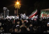🖼 #گزارش_تصویری | حماسه آفرینی مردم مقتدر قزوین برای سومین شب متوالی در خیابان‌های شهر ‌ 📱رسانه با