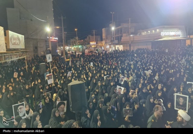 تماشای هوایی غوغای شبانه مردم در عزای رهبر شهید