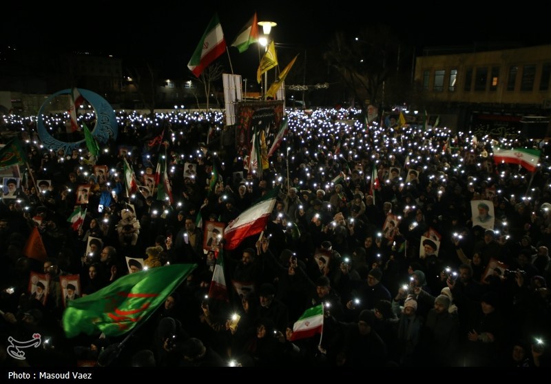 اجتماع شبانه مردم در سوگ رهبر شهید - تبریز